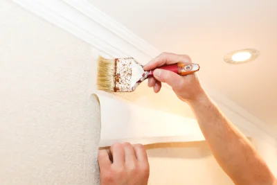 Pose de papier peint à Figarol — revêtements muraux et toiles de verre